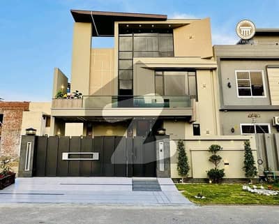 سٹی ہاؤسنگ سوسائٹی گوجرانوالہ میں 5 کمروں کا 10 مرلہ مکان 4.6 کروڑ میں برائے فروخت۔