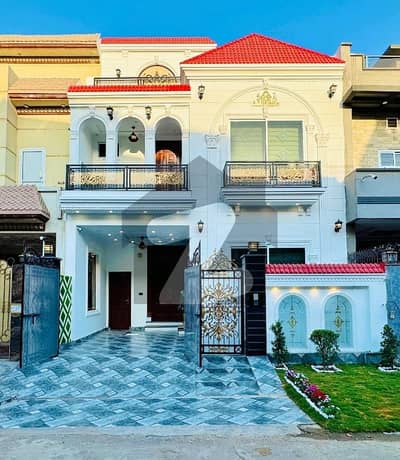 سٹی ہاؤسنگ سوسائٹی گوجرانوالہ میں 4 کمروں کا 5 مرلہ مکان 2.8 کروڑ میں برائے فروخت۔