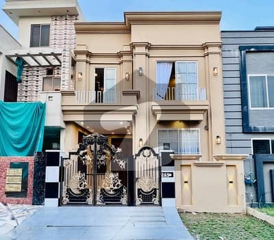 سٹی ہاؤسنگ سوسائٹی گوجرانوالہ میں 4 کمروں کا 5 مرلہ مکان 2.45 کروڑ میں برائے فروخت۔