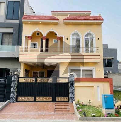 سٹی ہاؤسنگ سوسائٹی گوجرانوالہ میں 4 کمروں کا 5 مرلہ مکان 1.7 کروڑ میں برائے فروخت۔