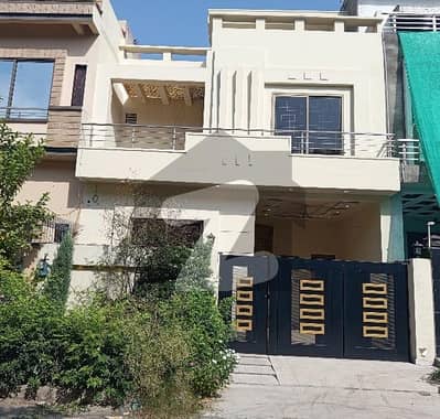 سٹی ہاؤسنگ سوسائٹی گوجرانوالہ میں 4 کمروں کا 5 مرلہ مکان 1.85 کروڑ میں برائے فروخت۔