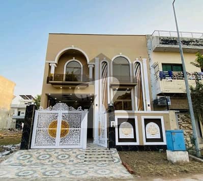 سٹی ہاؤسنگ سوسائٹی گوجرانوالہ میں 4 کمروں کا 5 مرلہ مکان 1.75 کروڑ میں برائے فروخت۔