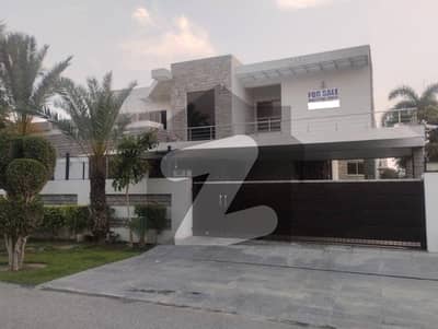 ڈی ایچ اے فیز 3 ڈیفنس (ڈی ایچ اے),لاہور میں 5 کمروں کا 1 کنال مکان 6.1 کروڑ میں برائے فروخت۔