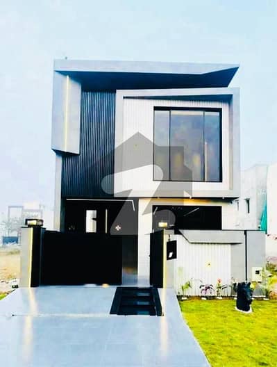 ڈی ایچ اے 9 ٹاؤن ڈیفنس (ڈی ایچ اے),لاہور میں 3 کمروں کا 5 مرلہ مکان 2.17 کروڑ میں برائے فروخت۔