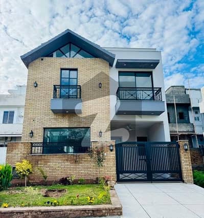 In D-12 House Sized 5 Marla For Rent