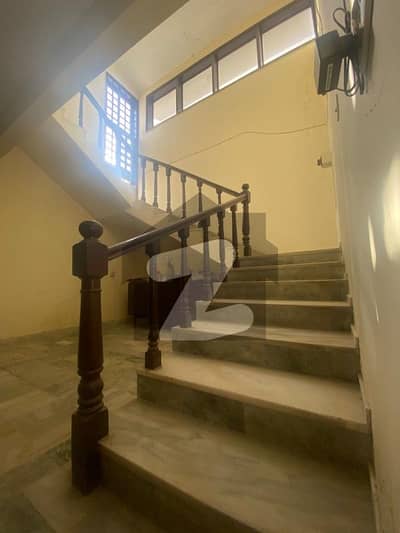 ڈی ایچ اے فیز 7 ڈی ایچ اے ڈیفینس,کراچی میں 4 کمروں کا 1 کنال مکان 9.5 کروڑ میں برائے فروخت۔