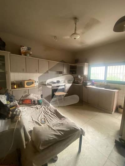 600 Yards Rare Bunglow For Sale