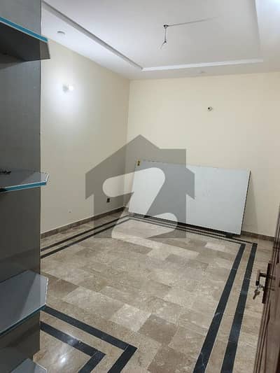 ہائی کورٹ سوسائٹی فیز 2 ہائی کورٹ سوسائٹی,لاہور میں 1 کمرے کا 4 مرلہ زیریں پورشن 27.0 ہزار میں کرایہ پر دستیاب ہے۔