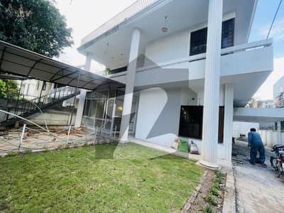 ایف ۔ 7 اسلام آباد میں 6 کمروں کا 1 کنال مکان 5.0 لاکھ میں کرایہ پر دستیاب ہے۔