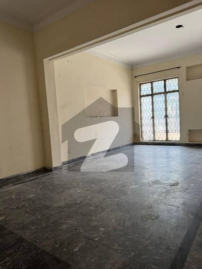 UPPER PORTION AVAILABLE FOR RENT IN MEHRAN BLOCK
