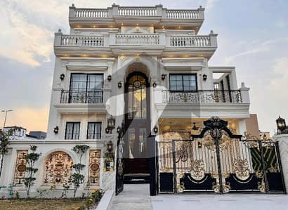 سٹی ہاؤسنگ سوسائٹی گوجرانوالہ میں 5 کمروں کا 10 مرلہ مکان 4.85 کروڑ میں برائے فروخت۔