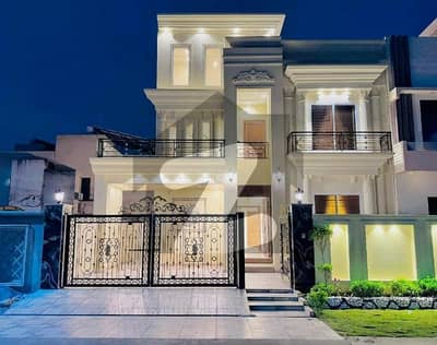 سٹی ہاؤسنگ سوسائٹی گوجرانوالہ میں 5 کمروں کا 10 مرلہ مکان 4.5 کروڑ میں برائے فروخت۔