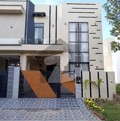 Highly-coveted Prime Location 5 Marla House Is Available In Citi Housing Society For sale