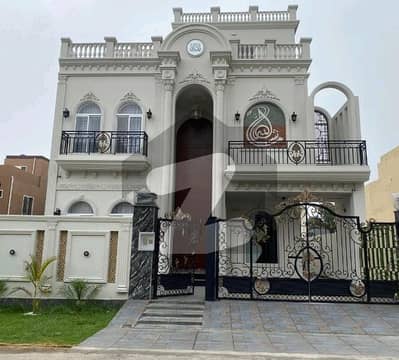 سٹی ہاؤسنگ سوسائٹی گوجرانوالہ میں 5 کمروں کا 10 مرلہ مکان 4.0 کروڑ میں برائے فروخت۔