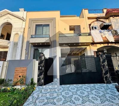 سٹی ہاؤسنگ سوسائٹی گوجرانوالہ میں 4 کمروں کا 5 مرلہ مکان 2.45 کروڑ میں برائے فروخت۔