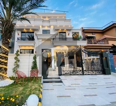 سٹی ہاؤسنگ سوسائٹی گوجرانوالہ میں 5 کمروں کا 10 مرلہ مکان 5.0 کروڑ میں برائے فروخت۔