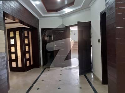 Luxurious 1 Kanal House Available For Rent