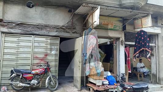 رضا آباد فیصل آباد میں 9 مرلہ عمارت 2.95 کروڑ میں برائے فروخت۔