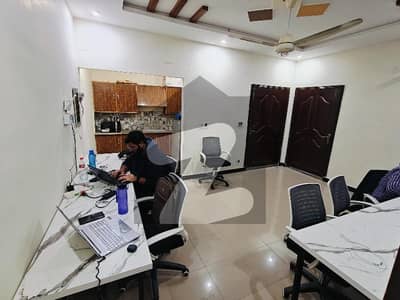 جوہر ٹاؤن فیز 2 جوہر ٹاؤن,لاہور میں 3 مرلہ دفتر 45.0 ہزار میں کرایہ پر دستیاب ہے۔