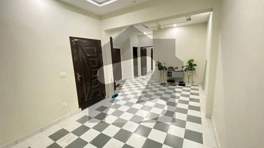 ڈی ایچ اے 11 رہبر سیکٹر 2 ڈی ایچ اے 11 رہبر,لاہور میں 1 کمرے کا 5 مرلہ زیریں پورشن 45.0 ہزار میں کرایہ پر دستیاب ہے۔