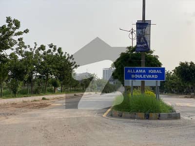 Prime Location Top City 1 - Block B Residential Plot For sale Sized One Kanal