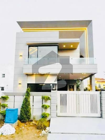 5 MARLA MODERN HOUSE FOR SALE IN DHA 9 TOWN 5 MARLA MODERN HOUSE FOR SALE IN DHA 9 TOWN