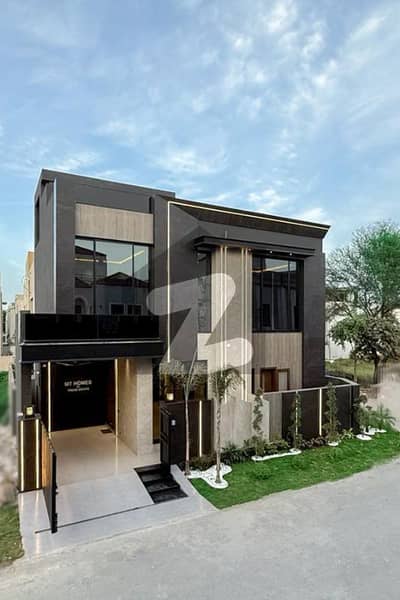 ڈی ایچ اے 9 ٹاؤن ڈیفنس (ڈی ایچ اے),لاہور میں 5 مرلہ مکان 2.5 کروڑ میں برائے فروخت۔