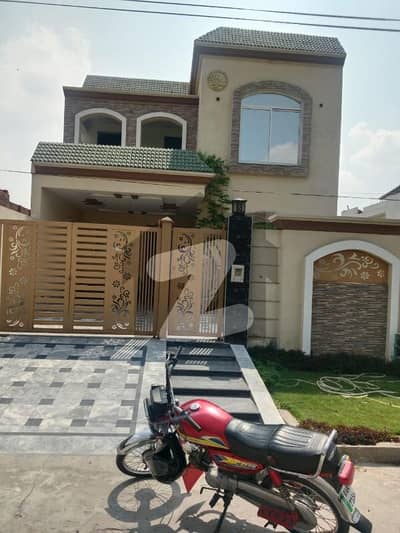 سرگودھا روڈ فیصل آباد میں 4 کمروں کا 10 مرلہ مکان 2.7 کروڑ میں برائے فروخت۔ سرگودھا روڈ فیصل آباد میں 4 کمروں کا 10 مرلہ مکان 2.7 کروڑ میں برائے فروخت۔