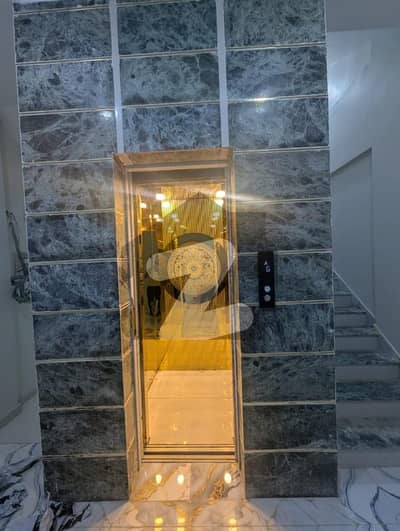 3 BEDROOMS LOUNGE APARTMENT WITH A LIFT IN A BUILDING