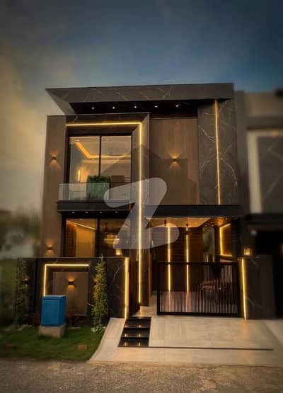 ڈی ایچ اے 9 ٹاؤن ۔ بلاک سی ڈی ایچ اے 9 ٹاؤن,ڈیفنس (ڈی ایچ اے),لاہور میں 3 کمروں کا 5 مرلہ مکان 2.65 کروڑ میں برائے فروخت۔