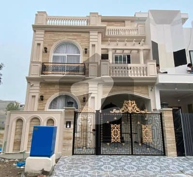 سٹی ہاؤسنگ سوسائٹی گوجرانوالہ میں 4 کمروں کا 5 مرلہ مکان 2.3 کروڑ میں برائے فروخت۔