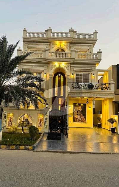 سٹی ہاؤسنگ سوسائٹی گوجرانوالہ میں 5 کمروں کا 10 مرلہ مکان 5.25 کروڑ میں برائے فروخت۔