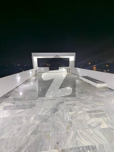 3 BEDROOMS LOUNGE WITH PRIVATE ROOF WITH A LIFT IN A BUILDING AVAILBALE FOR SALE