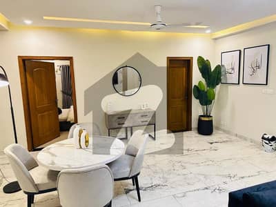 10 MARLA 3 BEDROOMS FURNISHED APARTMENT AVAILABLE FOR RENT