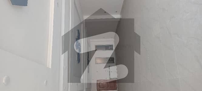 کالج روڈ لاہور میں 5 مرلہ دکان 1.3 لاکھ میں کرایہ پر دستیاب ہے۔