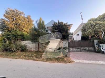 ایف ۔ 10 اسلام آباد میں 5 کمروں کا 1 کنال مکان 20.0 کروڑ میں برائے فروخت۔ ایف ۔ 10 اسلام آباد میں 5 کمروں کا 1 کنال مکان 20.0 کروڑ میں برائے فروخت۔