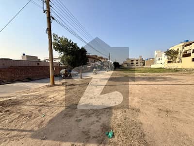 کینال ویلی مین کینال بینک روڈ,لاہور میں 5 مرلہ رہائشی پلاٹ 89.0 لاکھ میں برائے فروخت۔