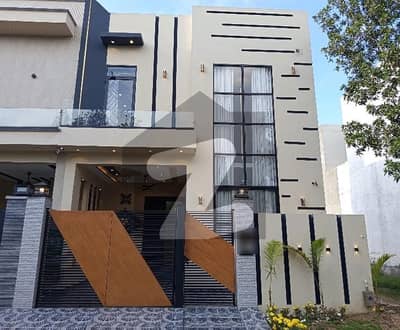 سٹی ہاؤسنگ سوسائٹی گوجرانوالہ میں 4 کمروں کا 5 مرلہ مکان 2.15 کروڑ میں برائے فروخت۔