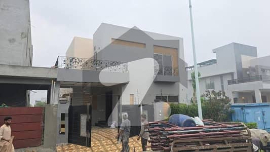 ڈی ایچ اے فیز 7 ڈیفنس (ڈی ایچ اے),لاہور میں 4 کمروں کا 10 مرلہ مکان 4.55 کروڑ میں برائے فروخت۔