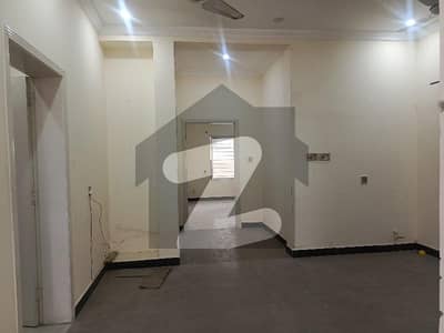 ڈی ایچ اے ڈیفینس فیز 1 ڈی ایچ اے ڈیفینس,اسلام آباد میں 5 کمروں کا 8 مرلہ مکان 1.25 لاکھ میں کرایہ پر دستیاب ہے۔