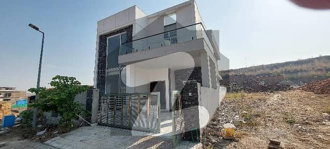 10 Marla House In Islamabad Is Available For sale