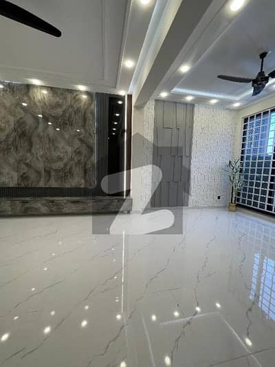 Formanites Housing Scheme 5 Marla Brand New House For Sale
