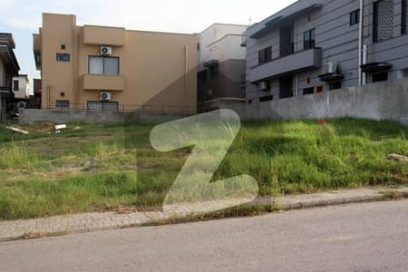 ڈی ایچ اے فیز 5 - سیکٹر ایچ ڈی ایچ اے ڈیفینس فیز 5,ڈی ایچ اے ڈیفینس,اسلام آباد میں 1 کنال رہائشی پلاٹ 2.8 کروڑ میں برائے فروخت۔