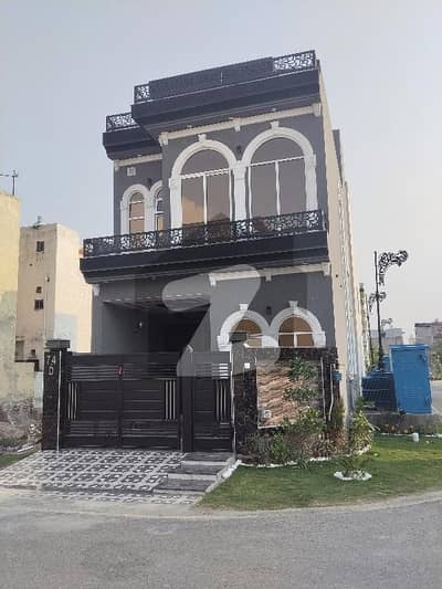 3.5 Marla Beautiful Corner House for Sale