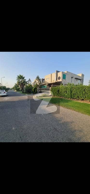 1-KANAL POSSESSION PLOT "70" RD BLOCK "Y" SUPER HOT LOCATION