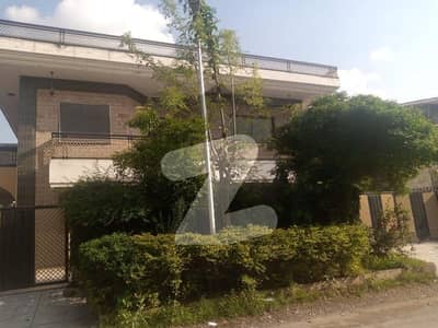 I-8 One Kanal Ground Poration 4 Bedroom With Sapparte Gate For Rent.