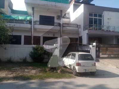 آئی ۔ 8 اسلام آباد میں 5 کمروں کا 12 مرلہ زیریں پورشن 1.7 لاکھ میں کرایہ پر دستیاب ہے۔