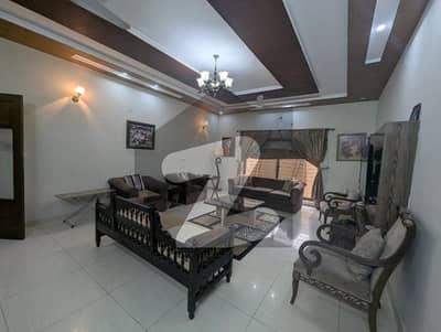 لیک سٹی رائیونڈ روڈ,لاہور میں 6 کمروں کا 1 کنال مکان 7.0 کروڑ میں برائے فروخت۔