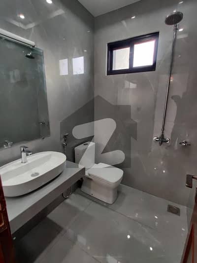 ڈی ایچ اے فیز 5 - سیکٹر بی ڈی ایچ اے ڈیفینس فیز 5,ڈی ایچ اے ڈیفینس,اسلام آباد میں 2 کمروں کا 10 مرلہ زیریں پورشن 75.0 ہزار میں کرایہ پر دستیاب ہے۔