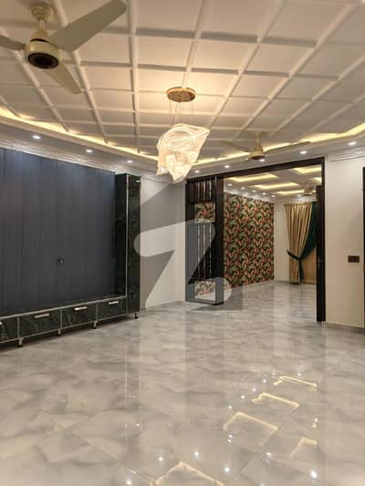 10 Marla House Available For Sale